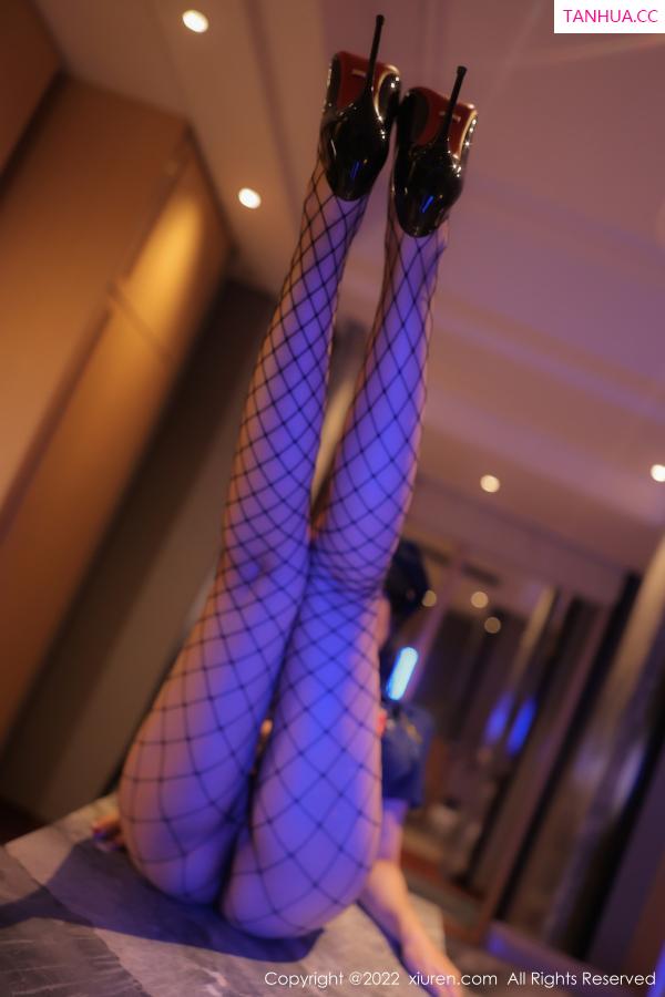 田冰冰  [XiuRen]高清写真图 2022.10.27 No.5767 田冰冰 制服美臀第17张图片